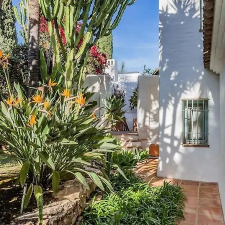 Villa Spectacular And Charismatic In Marbella. Pure Life
