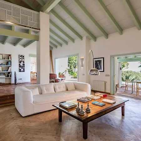 Villa Spectacular And Charismatic In Marbella. Pure Life